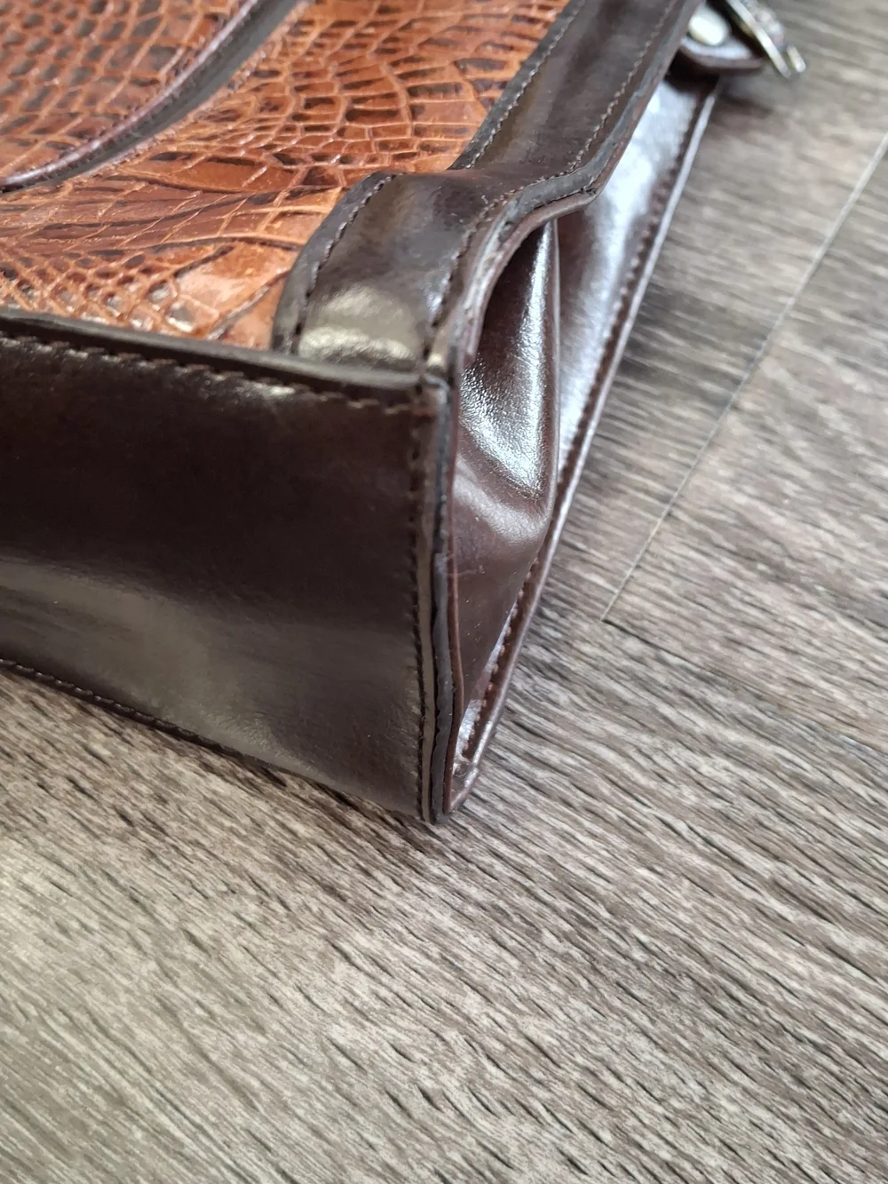 VTG MC Croc-Embossed Brown Leather Breifcase with Dark Trim And Silver Heart - Picture 4 of 16